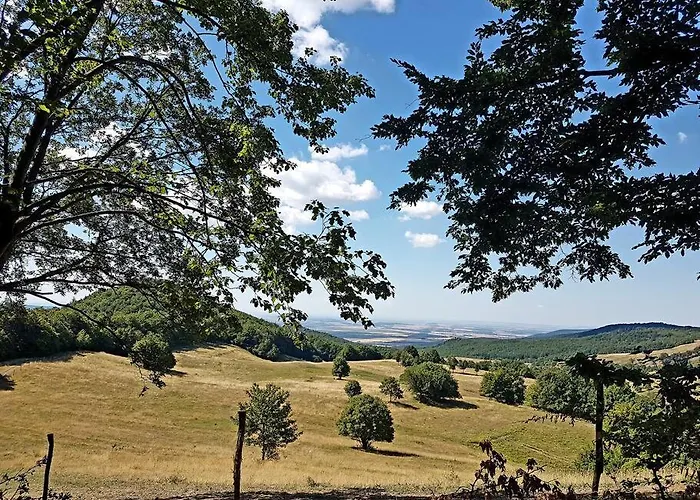 Tranquil In Banska Stiavnica Mountain בית נופש